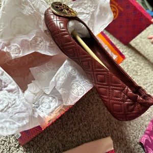Tory Burch Minnie Ballet Flats Aged Malbec/Gold size 6